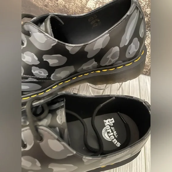 Brand New: Doc Martens Skull Leopard Print Oxfords Black Mens Sz 11 - Picture 3 of 9